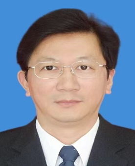 乔  新
