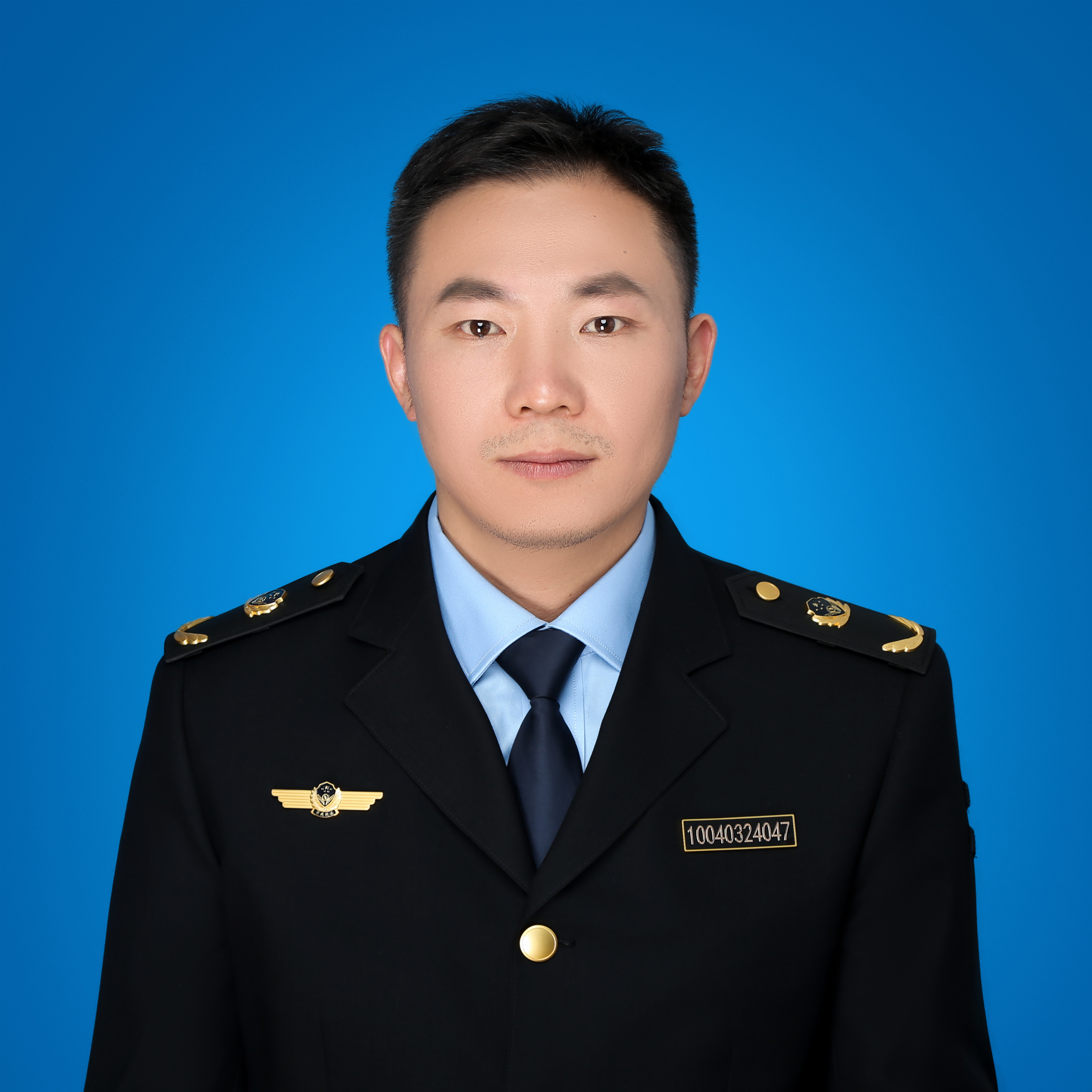李必清
